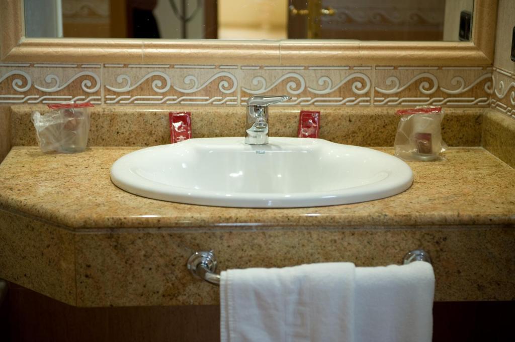 Hotel La Maruxina La Alameda de la Sagra Pokój zdjęcie