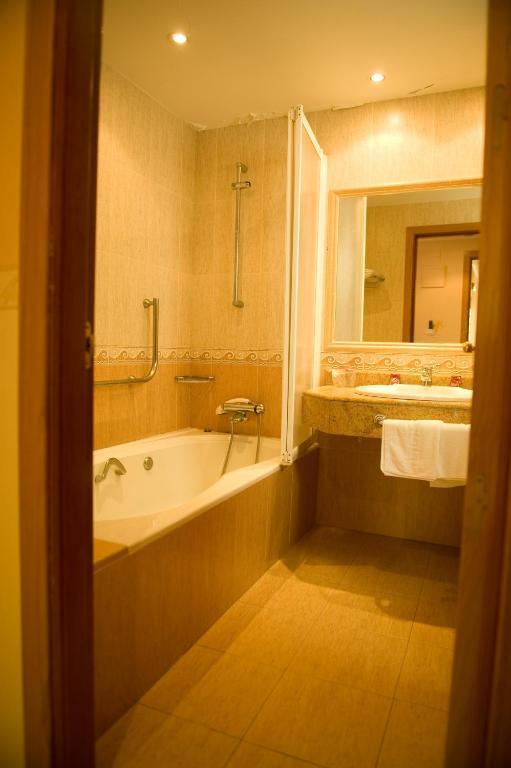 Hotel La Maruxina La Alameda de la Sagra Pokój zdjęcie
